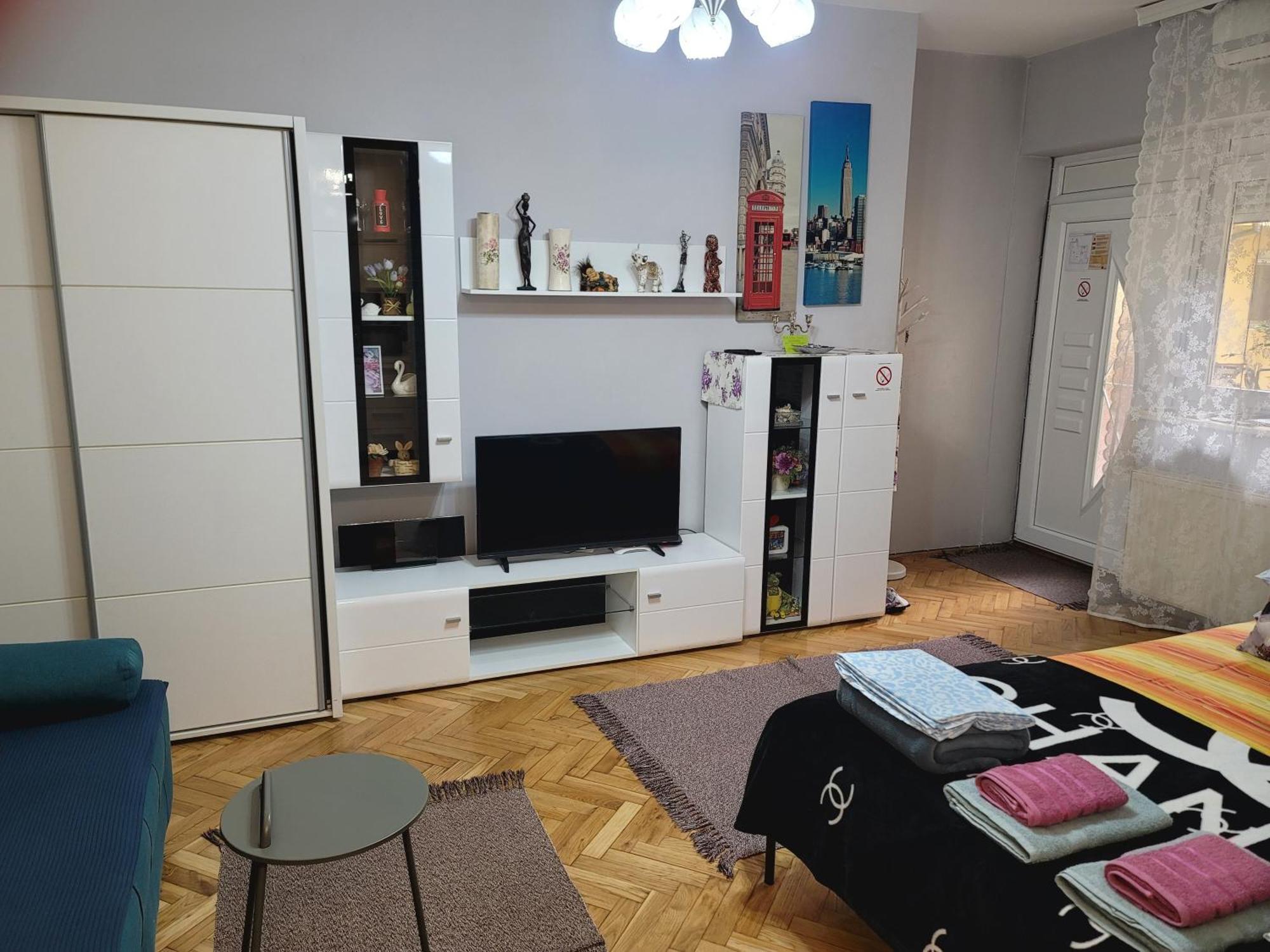 Apartman "Garden" โนวีซาด ภายนอก รูปภาพ