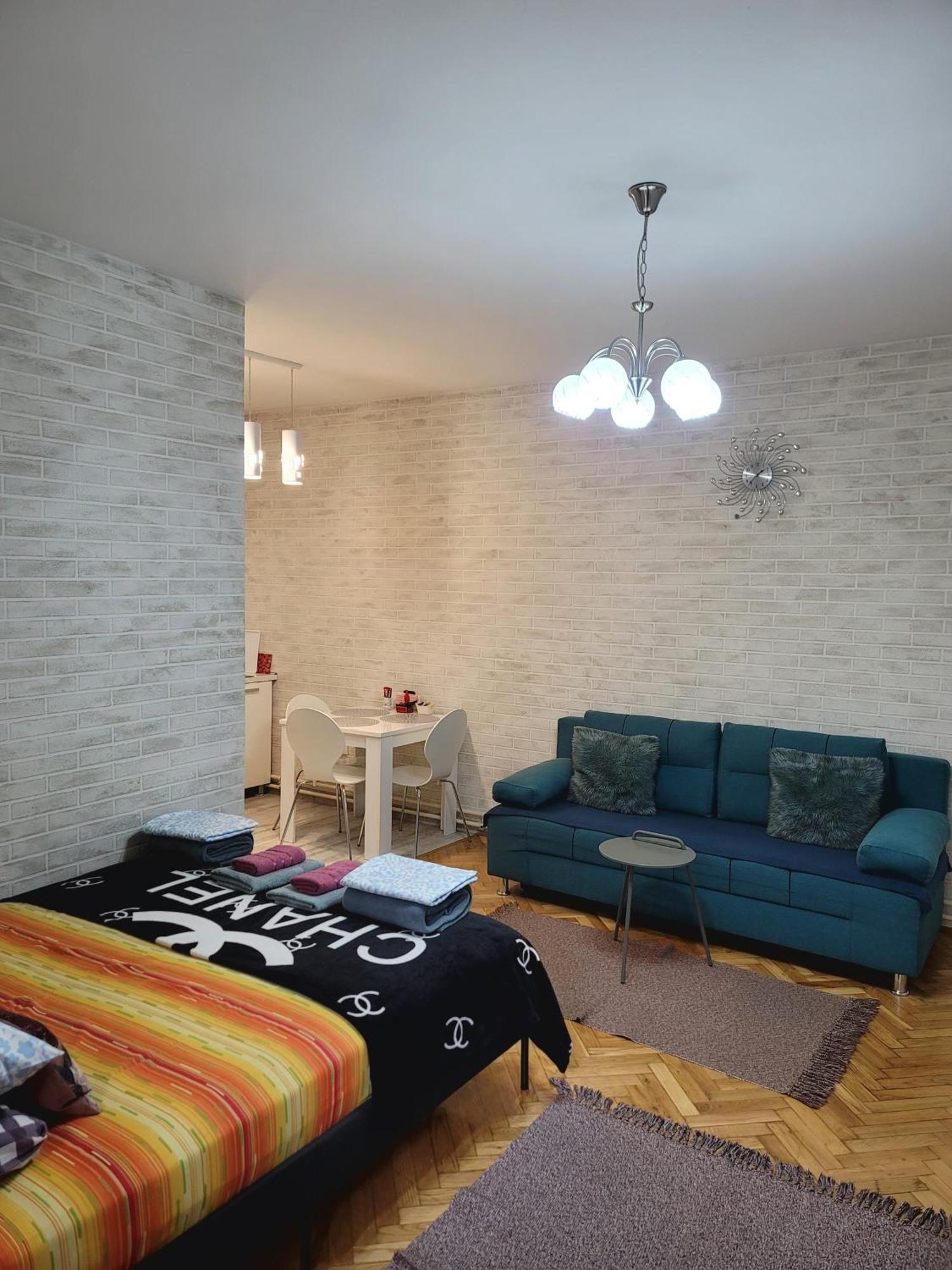 Apartman "Garden" โนวีซาด ภายนอก รูปภาพ
