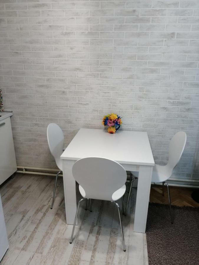 Apartman "Garden" โนวีซาด ภายนอก รูปภาพ